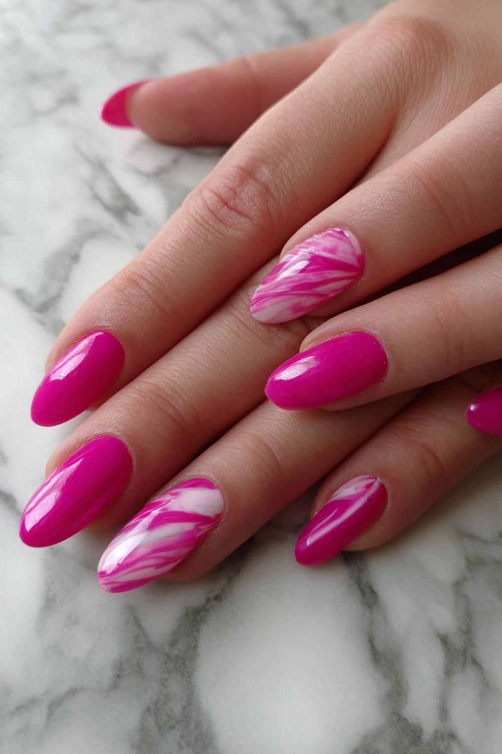 10. Jinx nails met magenta swirl-marmer en glossy accenten