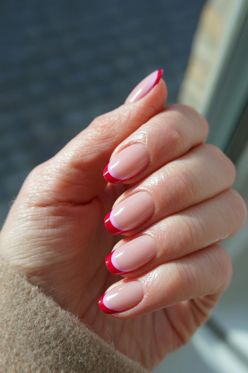 10. Nagels valentijn met dubbele French tip in rood en roze