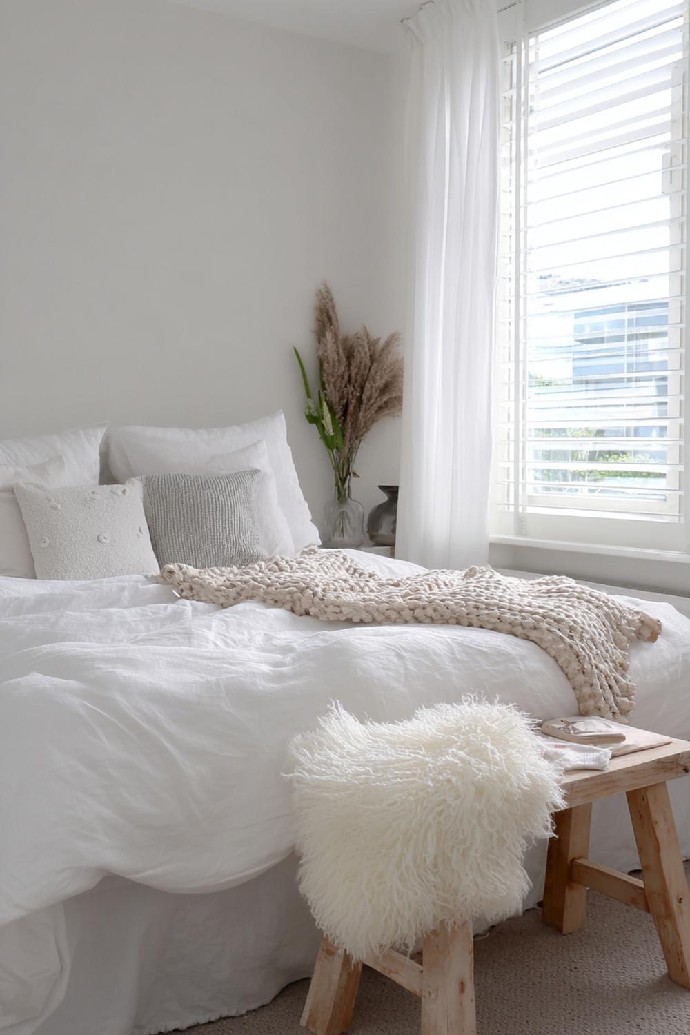 10. Room ideas bedroom met kuststijl en zandtinten met schelpwit