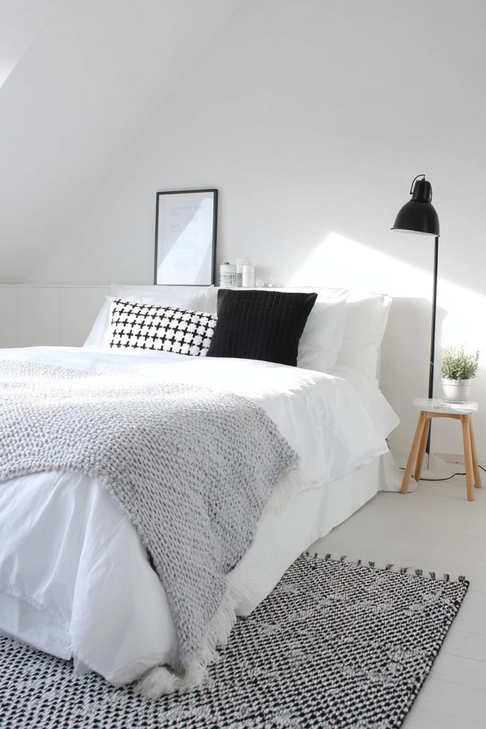 5. Slaapkamer inspiratie met Scandinavisch wit en zwarte details